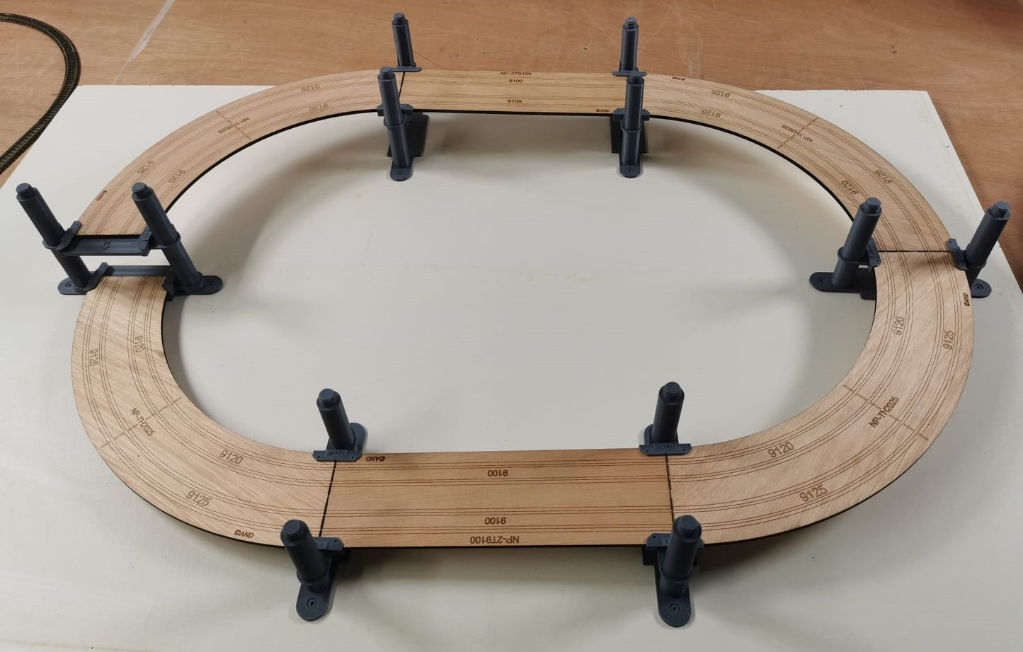 Détail assemblage modulaire rampe Spiralberg compatible Fleischmann
